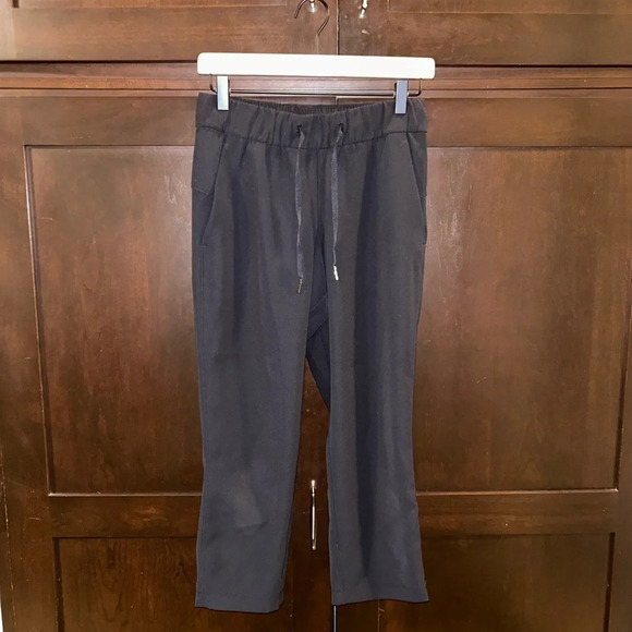 Lululemon On The Fly Crop *Woven 23” Pants -Black (4) - Picture 6 of 9